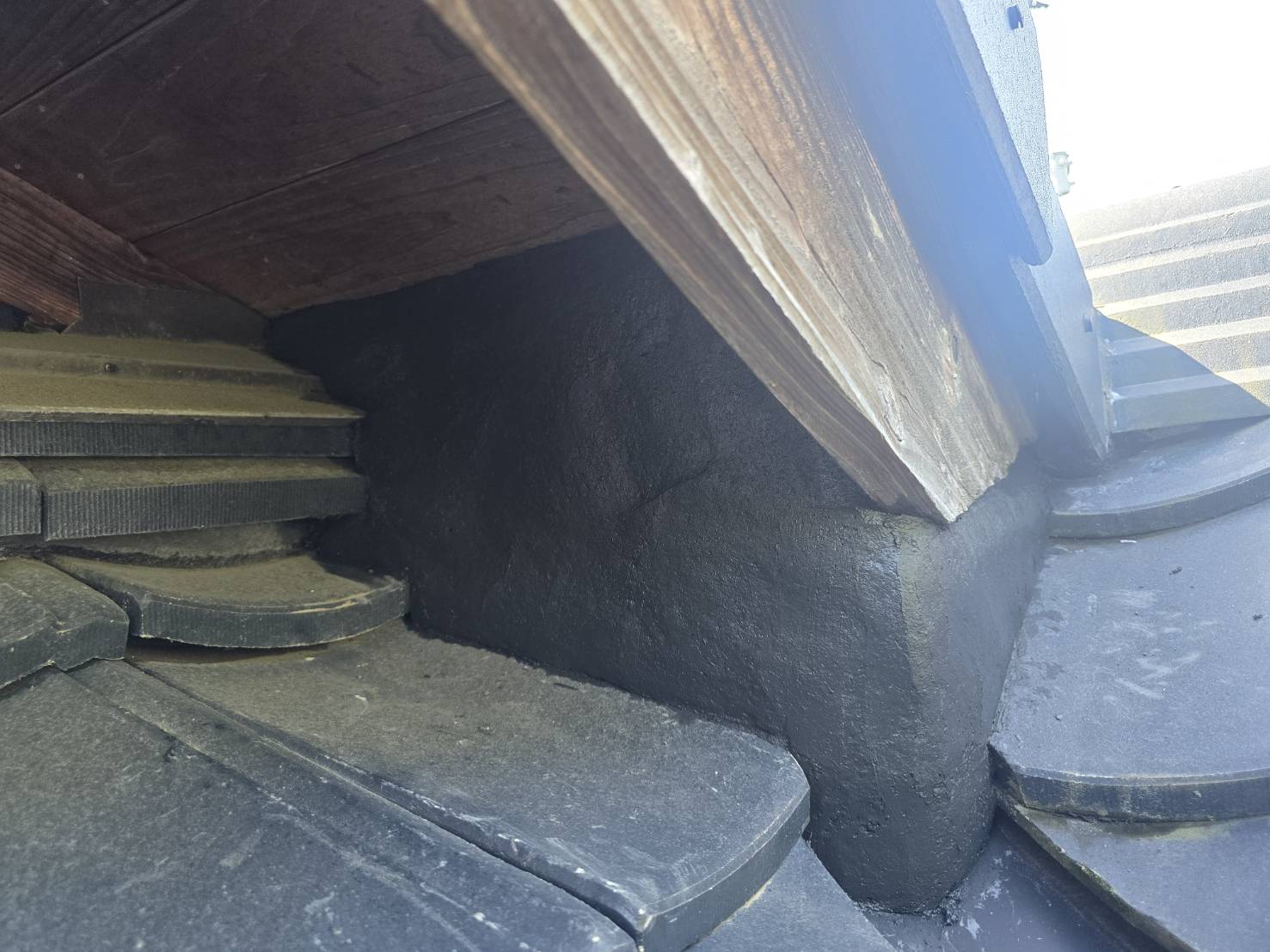 施工後見違えるほど完璧にふさがれた侵入口