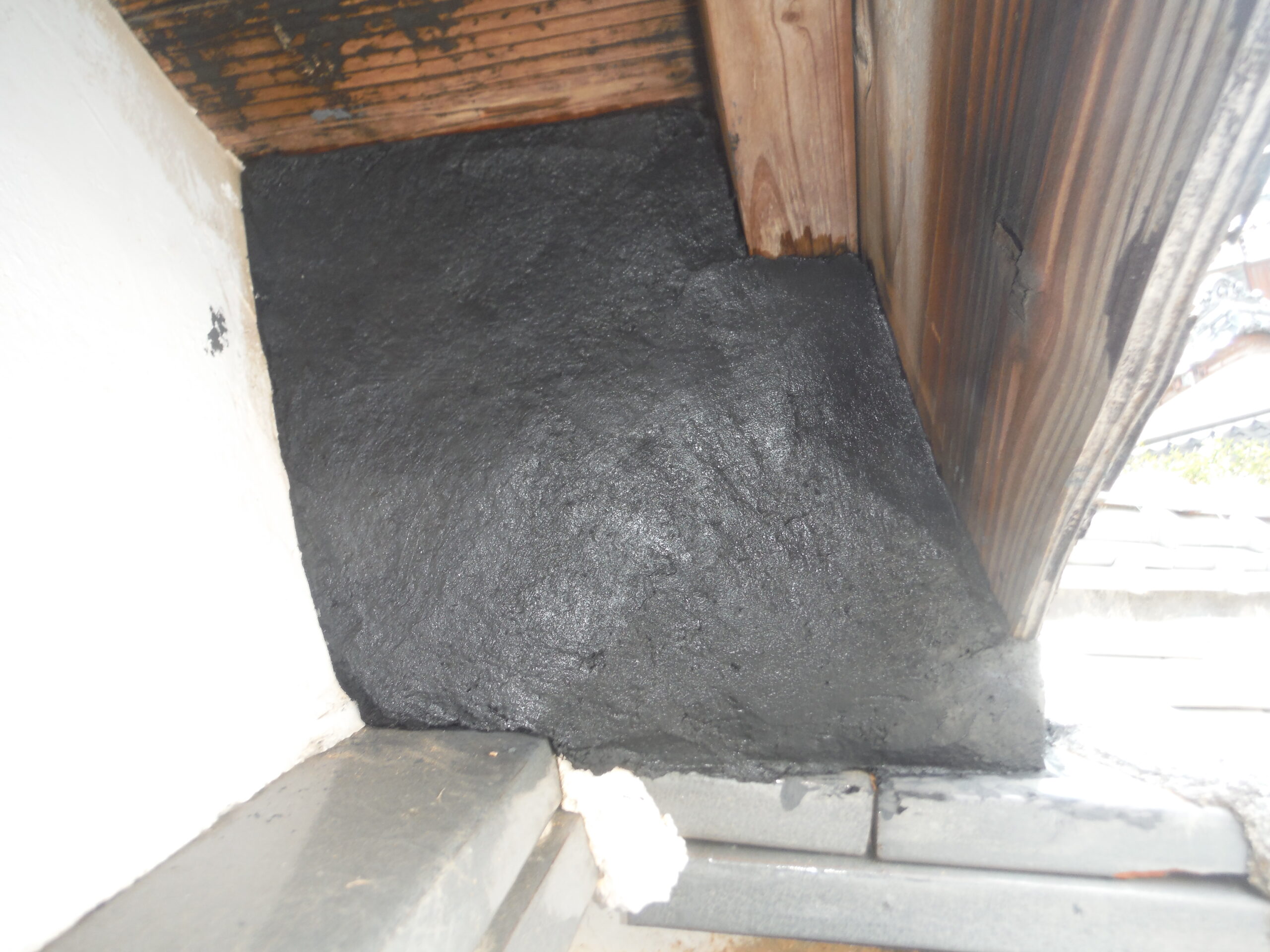 施工後見違えるほどきれいに封鎖された侵入口