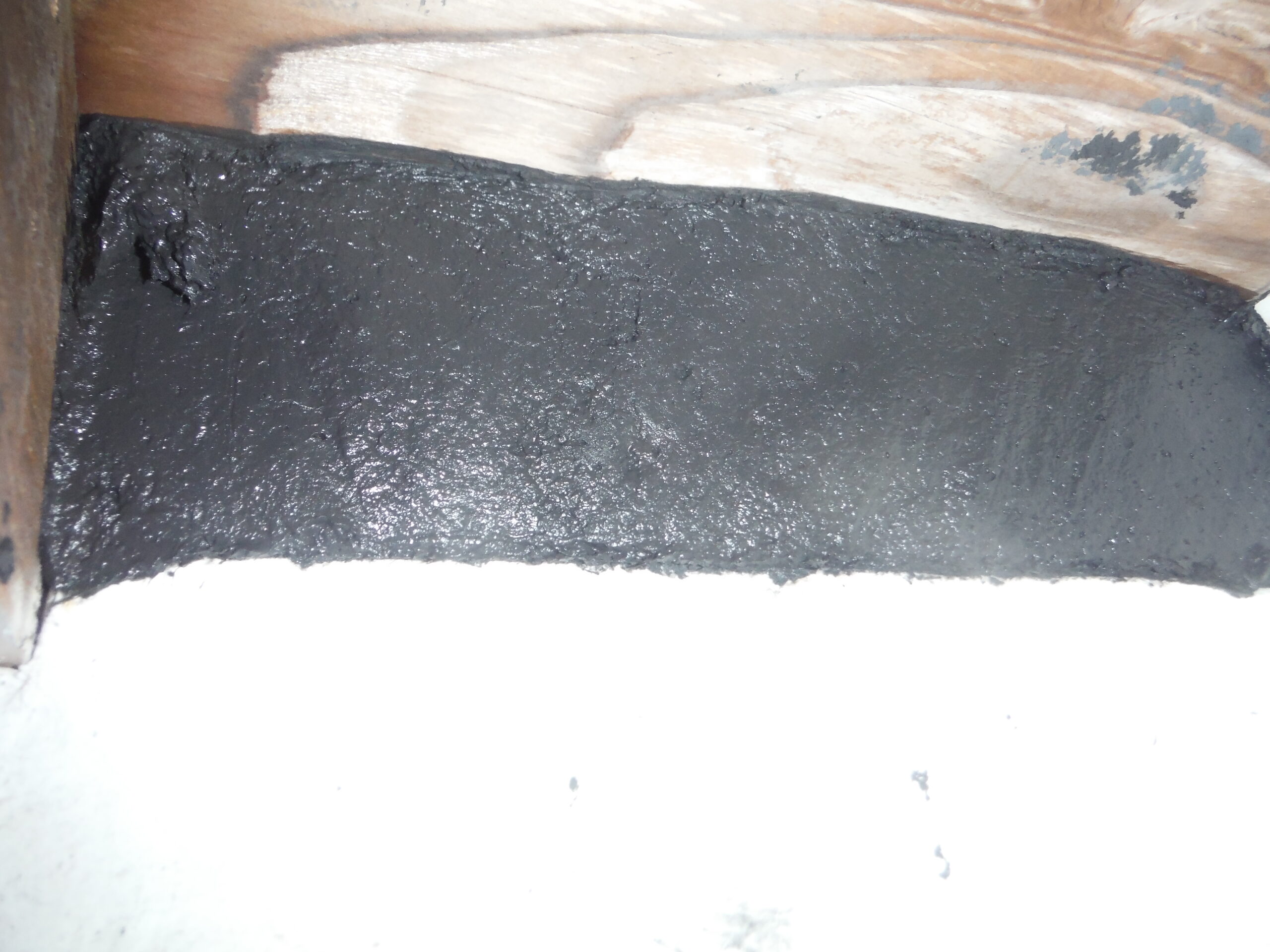 施工後見違えるほどきれいに封鎖された侵入口