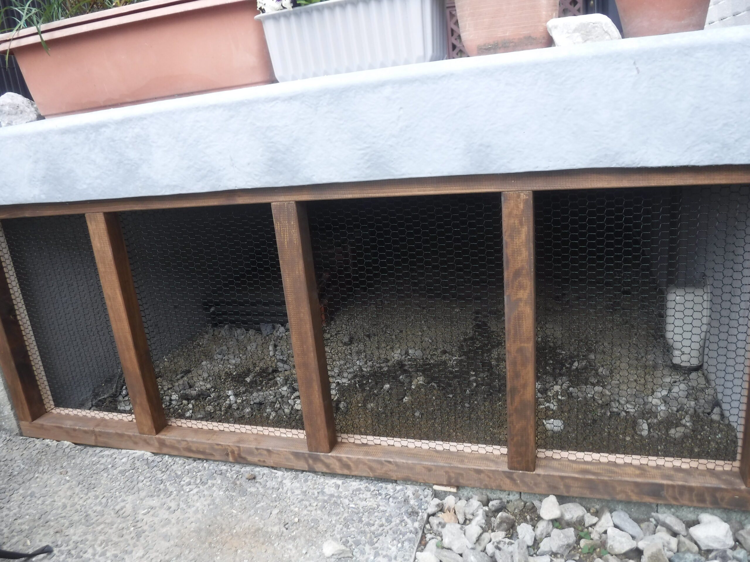 木枠を作成し、封鎖された侵入口