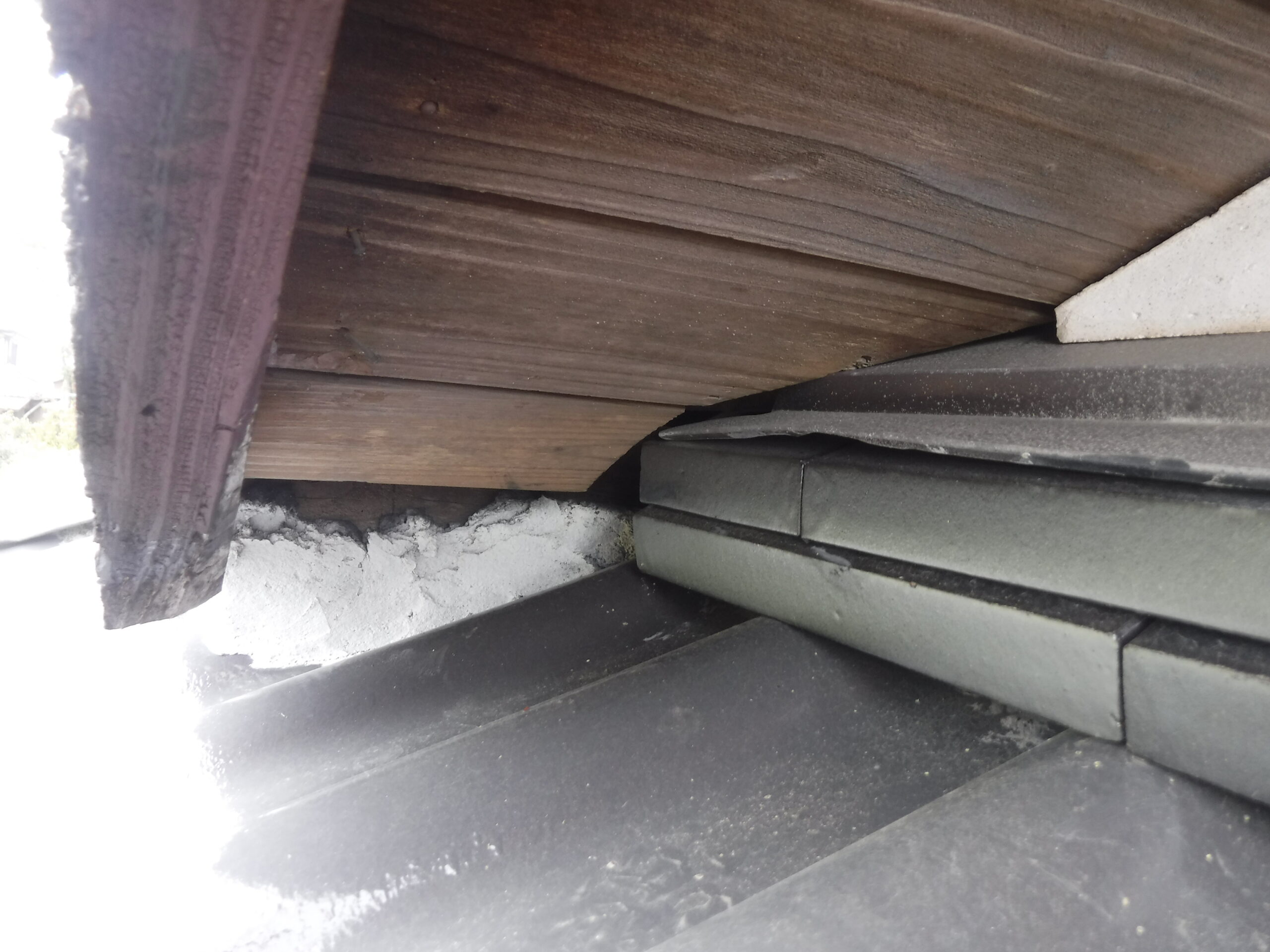 侵入口となっていた隙間