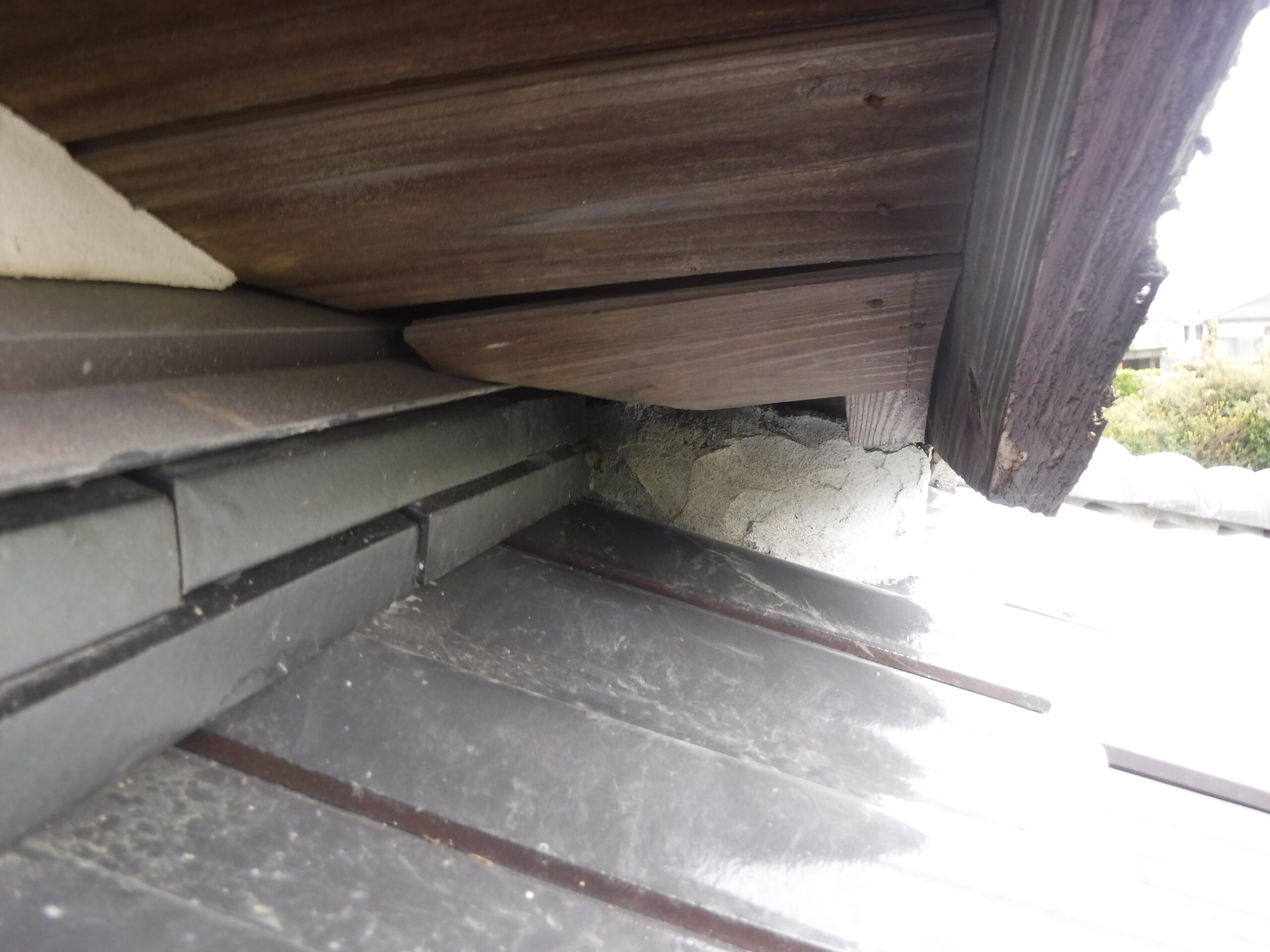 侵入口となっていた隙間