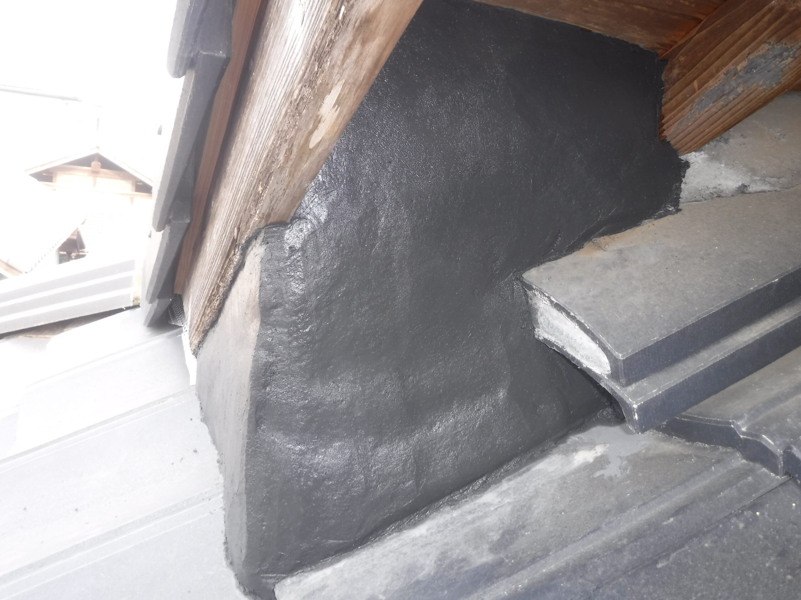 施工後見違えるほど完璧にふさがれた侵入口