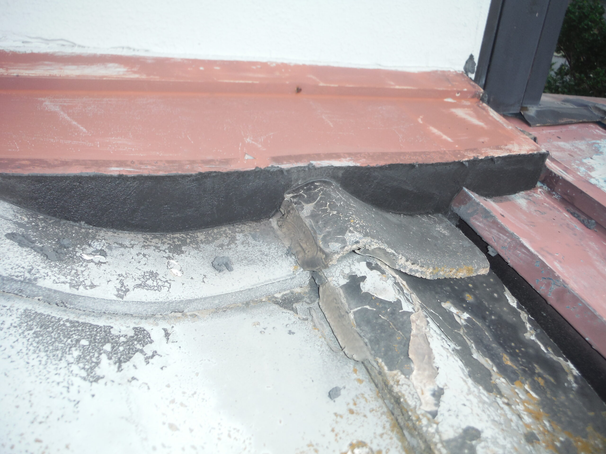 施工後見違えるほどきれいに封鎖された隙間